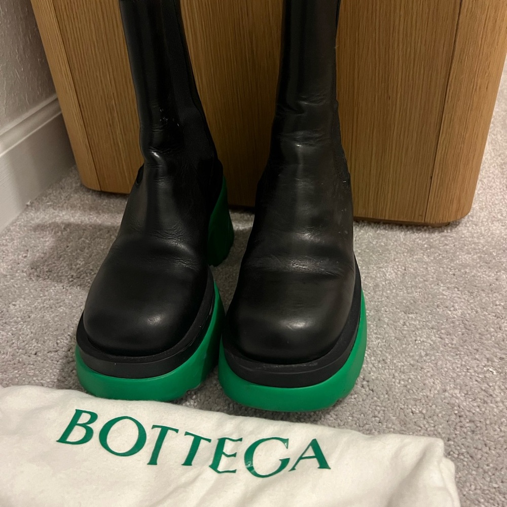 Bottega Boots - Picture 2 of 3